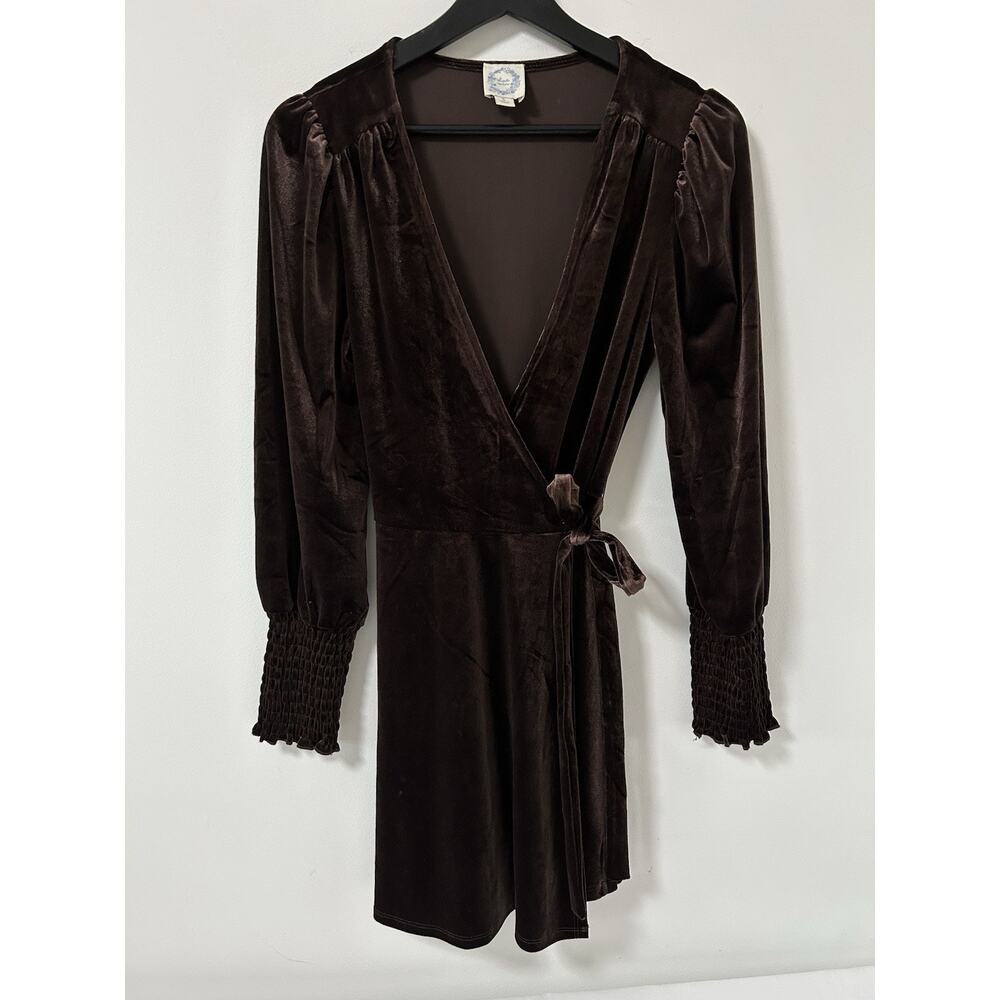 Francesca’s Blue Rain Velvet Wrap Small Solid Brown Long‎ Sleeve Holiday Whimsy